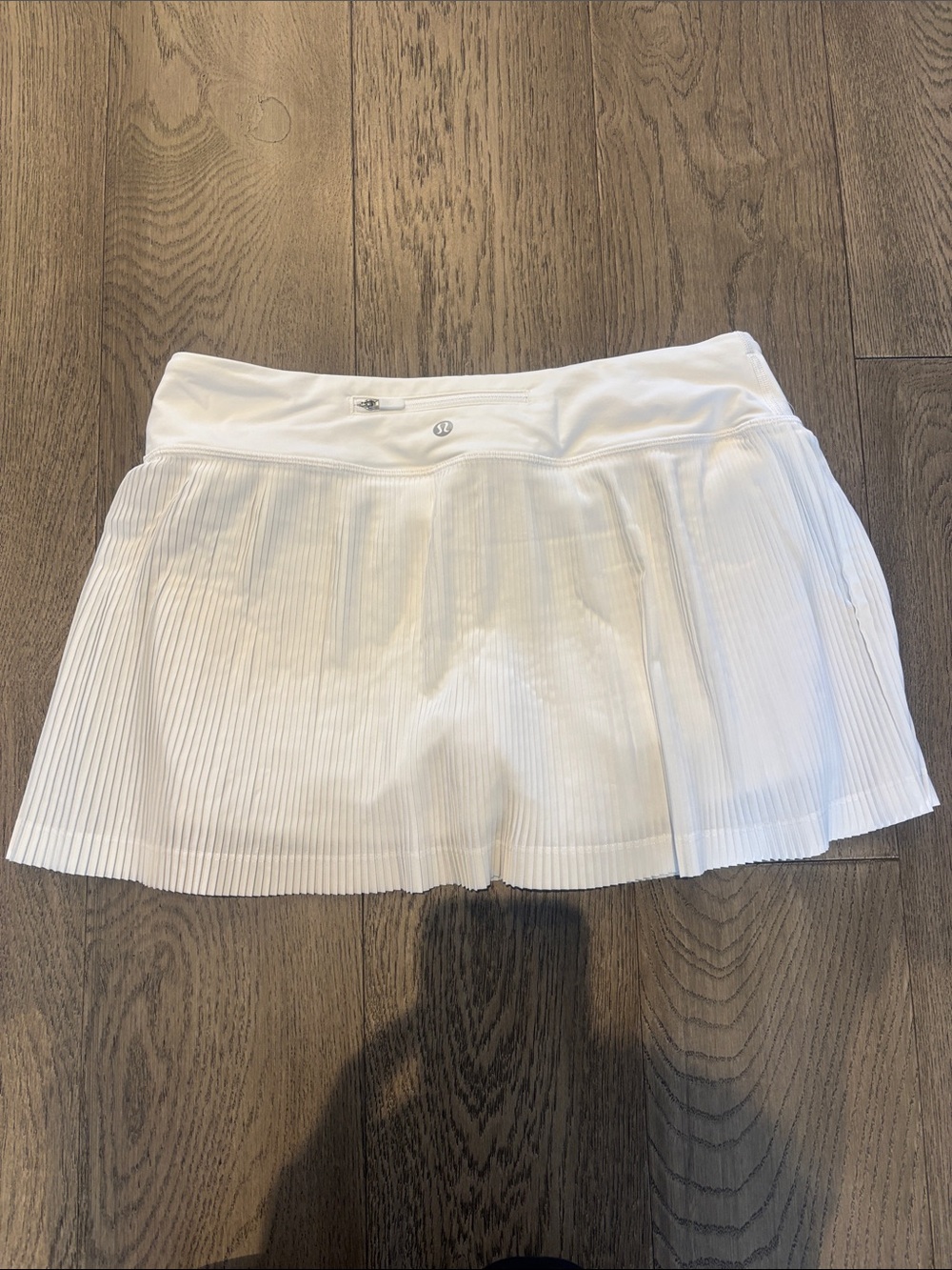 Lululemon White Pleated Athletic Skort with Zip Pocket size 8